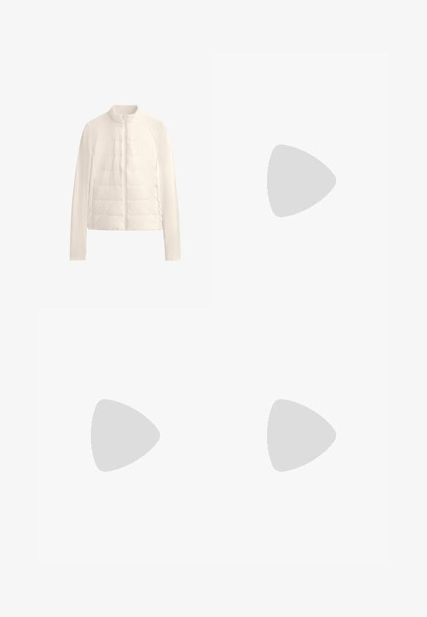 Pufferjack in crème kleur, met een hoge nek, volledige ritssluiting aan de voorkant en geribde mouwen. Gemaakt van lichtgewicht, glad materiaal met een doorgestikt patroon.; Bruine geribde cropped top met een ronde halslijn en brede bandjes. Gemaakt van rekbaar materiaal, met een naadloos ontwerp en een gladde textuur.; Zwarte leggings met een hoge tailleband, gemaakt van een gladde, rekbare stof. Heeft een slim fit en is gecombineerd met lichte sportschoenen.; Witte sportschoenen met een bovenwerk van mesh, voorzien van een gevoerde kraag, een gestructureerde zool en de merknaam "Fresh Foam" op de tussenzool.