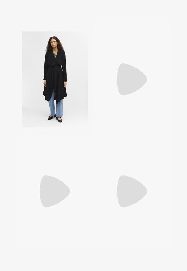 Anne - High Waisted Bouclé Denim Cargo Broek - Mid Blue | Manière De Voir B.V