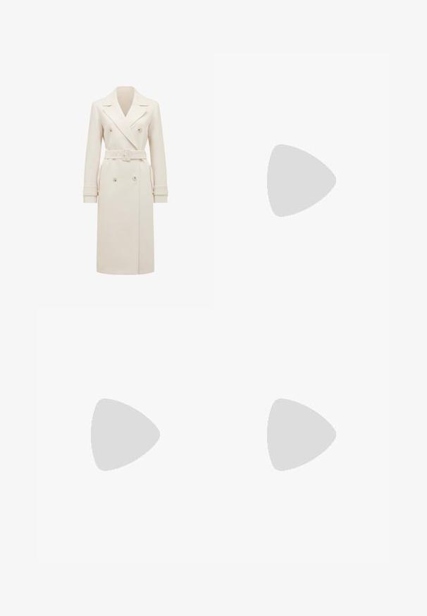 Trench coat lungo color crema, doppiopetto, con ampi rever, cintura coordinata, fasce ai polsini e tasche laterali, presentato su uno sfondo bianco.; Maglione corto bianco con maniche lunghe, texture a coste e scollatura rotonda. Realizzato in un materiale morbido e leggero.; Jeans neri a vita alta e svasati, realizzati in denim, con chiusura a bottone, tasche laterali e una texture liscia.; Stivaletto in pelle nera con tacco alto chunky, lacci frontali, occhielli in metallo e cuciture gialle lungo la suola. Suola in gomma testurizzata.