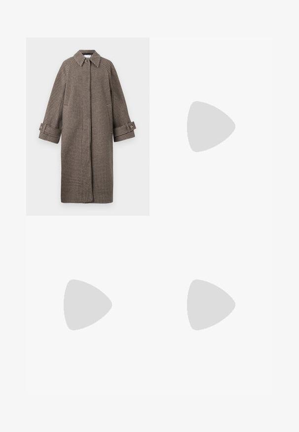 Cămașă cu pattern houndstooth de culoare maro, cu guler, închidere cu nasturi și mâneci largi. Prezintă o siluetă în formă de A și un material texturat.; Tricou alb din bumbac cu o ilustrație a unei cornete de înghețată cu accente roz și maro, și textul "ÎNGHEȚATĂ, VĂ ROG" dedesubt.; Jeans largi gri cu un finisaj decolorat, închidere cu buton, design cu cinci buzunare și detalii cusute pe cusături.; Cizme negre din piele până la gleznă, cu vârful ascuțit, toc geometric patrulat și un manșon pentru tragere în spate. Textură netedă și design elegant.