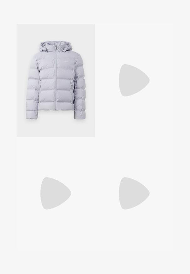 Light gray puffer jacket with a hood, vertical quilting, front zipper, and side pockets. Smooth texture and minimalist design.; BOSS TEE - Basic T-shirt - open white; White trousers made from smooth fabric, featuring a straight leg design, front pleats, and a single button closure at the waist.; White leather sneaker featuring a textured upper, a round toe, minimalistic design, and a rubber sole with stitched detailing.