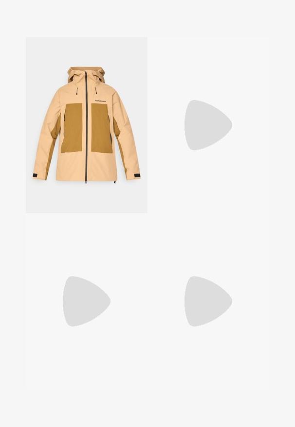 Beige- und braune Kapuzenjacke mit Frontreißverschluss, zwei großen Fronttaschen, verstellbaren Bündchen und "Peak Performance"-Logo auf der Brust.; Langarmshirt in olivgrün, aus strukturiertem Stoff. Verfügt über einen runden Ausschnitt und ein kleines Logo auf der Vorderseite.; Schwarze Cargo-Hosen mit elastischem Bund, zwei Reißverschlusstaschen und einem leichten, glatten Stoffgefühl.; Grüner Hoka-Laufschuh mit Gore-Tex-Obermaterial, strukturierten Akzenten, elastischen Schnürsenkeln und dicker beiger Sohle mit Vibram-Logo.