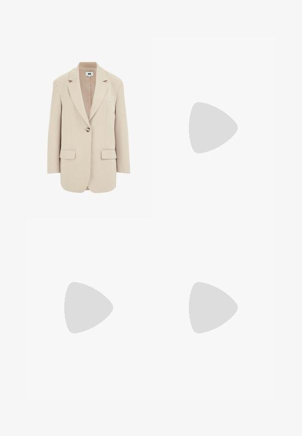 Bežový blazer so štruktúrovaným strihom, klopami, zapínaním na jeden gombík, dvoma prednými vreckami a hladkým, textúrovaným materiálom.; Svetlo béžová tkanina s textúrovým tkaním, ktorá zobrazuje jemné farebné variácie a malé vrásky, vytvárajúca mäkký, voľne splývajúci vzhľad.; Žlté ploché sandále s textúrovaným vrchom z umelej kože, dizajn s prstovým pásikom a členkovým remienkom s malou prackou. Štvorecový tvar špičky, minimalistický štýl.; Čierne slnečné okuliare v štýle mačacích očí so gradientnými šošovkami, hrubými rámami a rovnými ramenami. Obsahujú jemné logo na spánkoch.; Hnedá kožená kabelka so zberaným dizajnom, zlatým reťazovým popruhom a mäkkým, textúrovaným povrchom. Kompaktný tvar vhodný na večerné použitie.