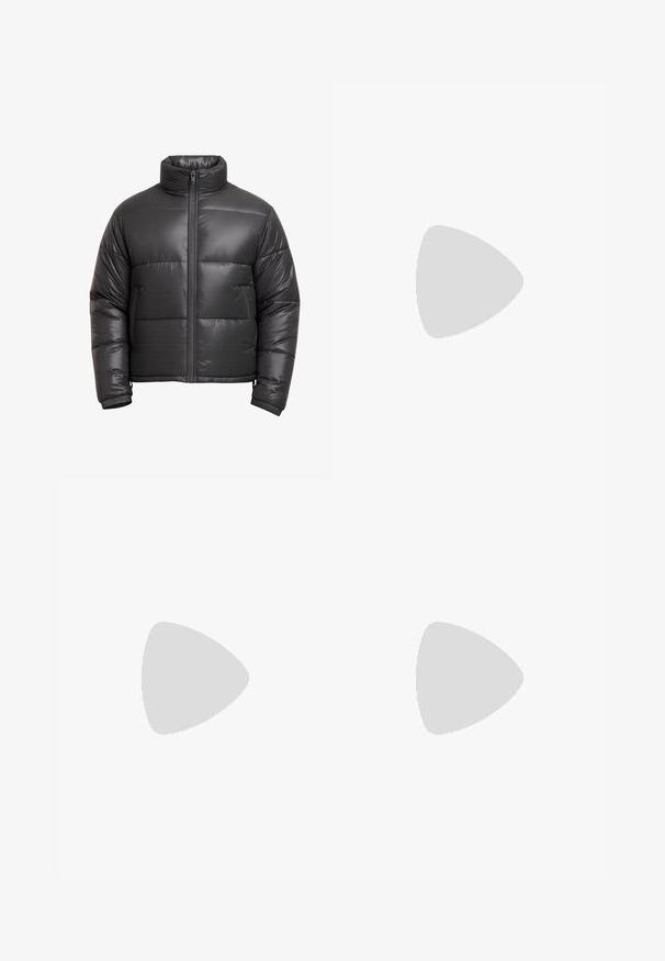 Chaqueta de invierno acolchada negra con cuello alto, cremallera frontal completa, mangas largas y puños elásticos.; Chaqueta de camisa de lana negra con cuello, cierre frontal de botones, dos bolsillos en el pecho y mangas largas. Textura suave, sin patrones visibles.; Jeans de mezclilla gris con un diseño de pierna recta, estilo de cinco bolsillos y un sutil desgastado en la parte frontal. Presenta un cierre de botón y pasadores para cinturón.; Zapato negro de cuero sin cordones con un upper suave, detalles de costura, punta redonda y un bajo tacón de goma. La suela presenta una tracción mínima.