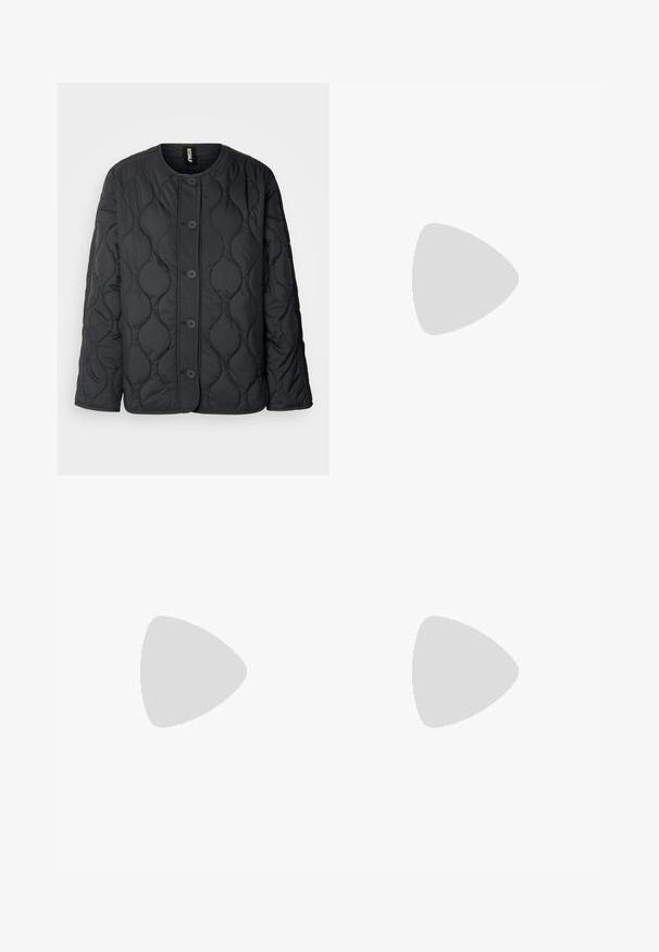 Ecoalf JACKET WOMAN - Kerge jope - anthracite; Must musta T-särk ümmarguse kaelusega ja lühikeste varrukatega. Vasakul rinnal on paigaldatud tasku ja särk on lõdvema istuvusega.; Mustad puuvillasegu püksid sirge lõikega, ees nupuga kinnitamine ja kaks külge taskut. Sile tekstuur, nähtavaid mustreid ei ole.; Must mustaapp, millel on terav nina ja madal blokk-kand. Omab pahkluu rihma koos kuldse tooni pandlaga. Sile tekstuur.