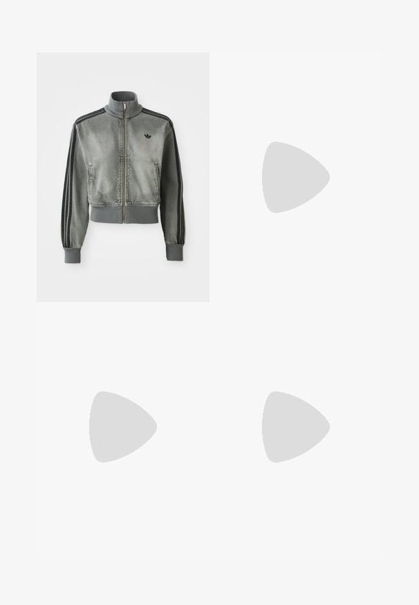 Grå zip-up sportjakke med høy krage, ribbede mansjetter og søm, svarte striper på ermene, og en liten svart Adidas-logo på brystet.; Sett med tre kortermede t-skjorter i svart, grått og hvitt. Laget av bomull, med rund hals og en enkel, ensfarget design.; Brune sporty bukser med ribbet tekstur, elastisk talje og turkise side striber. Har adidas-logoet på forsiden.; Brune suede atletik sko med rosa striper og logo, med en teksturert overdel, snøring og såle i gummigummi.