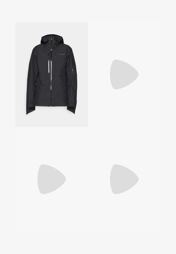 Schwarze wasserdichte Jacke mit Kapuze, Reißverschluss vorne, zwei Reißverschluss-Taschen und Klettverschluss-Bündchen. Verfügt über ein elegantes Design und leichten Stoff.; Kurzärmliges weißes Sportshirt mit Rundhalsausschnitt, das ein Logo auf der Brust und eine glatte, leichte Stofftextur aufweist.; Schwarze, enganliegende Hosen aus einem flexiblen Material. Zu den Merkmalen gehören eine seitliche Reißverschlusstasche, vorgeformte Knie und eine glatte Textur.; Schwarzer Wanderstiefel mit einem mittelhohen Design, ausgestattet mit einer strukturierten Oberfläche, grauen Akzenten und einer robusten Gummisohle mit Profilstollen.
