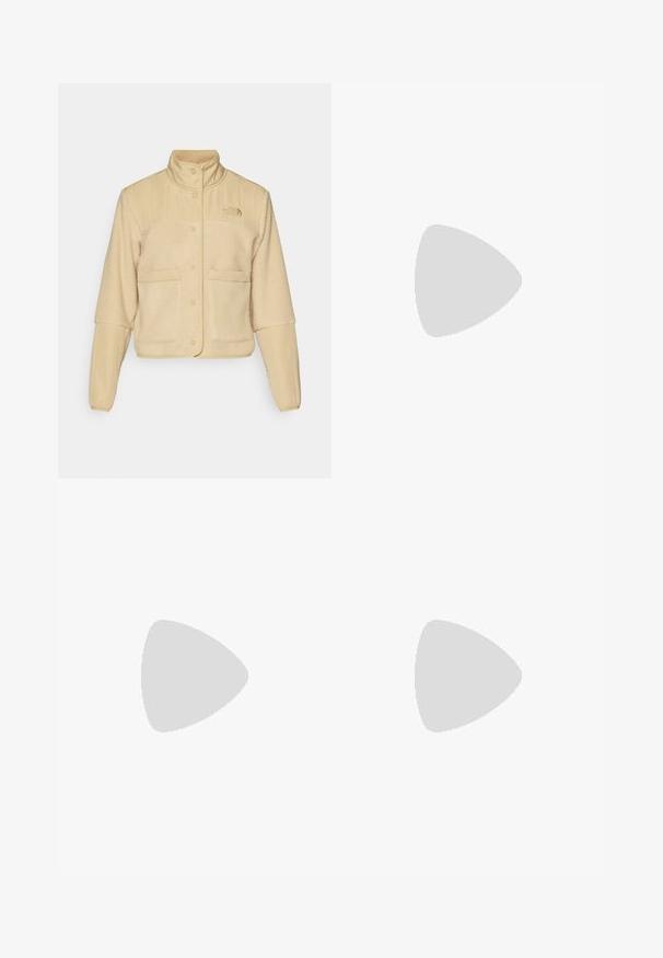 The North Face CRAGMONT JACKET - Fliisjakk - khaki stone; Must mustahiheline T-särk, millel on pikad varrukad, valmistatud puuvillast ja ümarast kaelusest. Vasakul rinnal on väike valge logo. Lihtne disain ja sobivus.; Mustad nailonist valmistatud eemaldatavad cargo-püksid, reguleeritavate pahkluudega, mitmete taskutega ja paremal jalal logoga. Sile, kerge tekstuur.; Beež ja koobalti spordijalats tekstureeritud võrkkattega, toetavad ülemised kihid ja kummist tallaga, millel on mustriga joonistus haardeks.