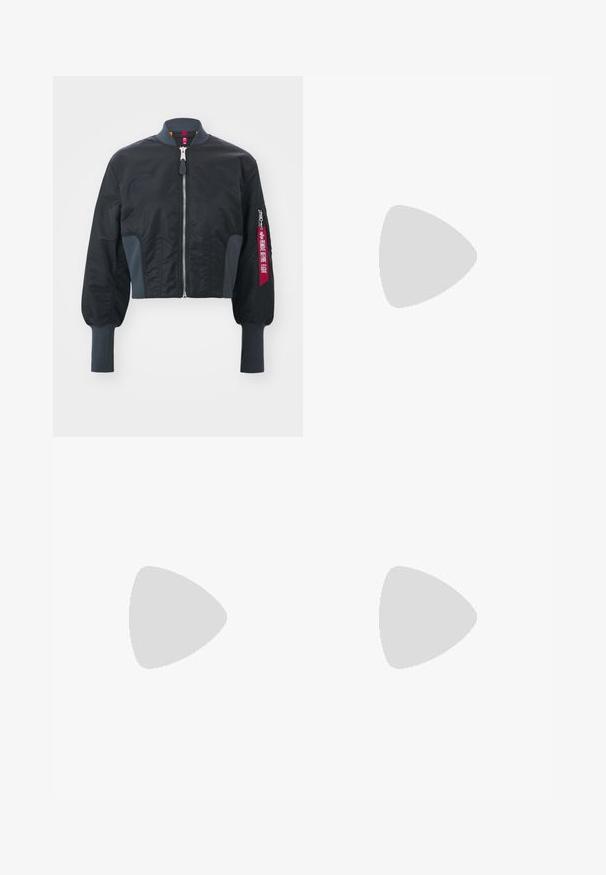 Veste bomber noire courte avec une fermeture éclair à l'avant, des poignets côtelés et des panneaux latéraux contrastants. Elle possède une grande poche avec une étiquette rouge et un texte.; T-shirt en coton noir à manches courtes, col rond, avec un logo Adidas blanc sur la poitrine. Design simple, coupe décontractée.; Pantalons de survêtement larges noirs en tissu doux, dotés d'une taille élastique et d'un petit logo sur le côté gauche.; Haut de tank court vert avec bord blanc, associé à un pantalon large crème. Le mannequin tient un petit sac noir. Baskets simples.