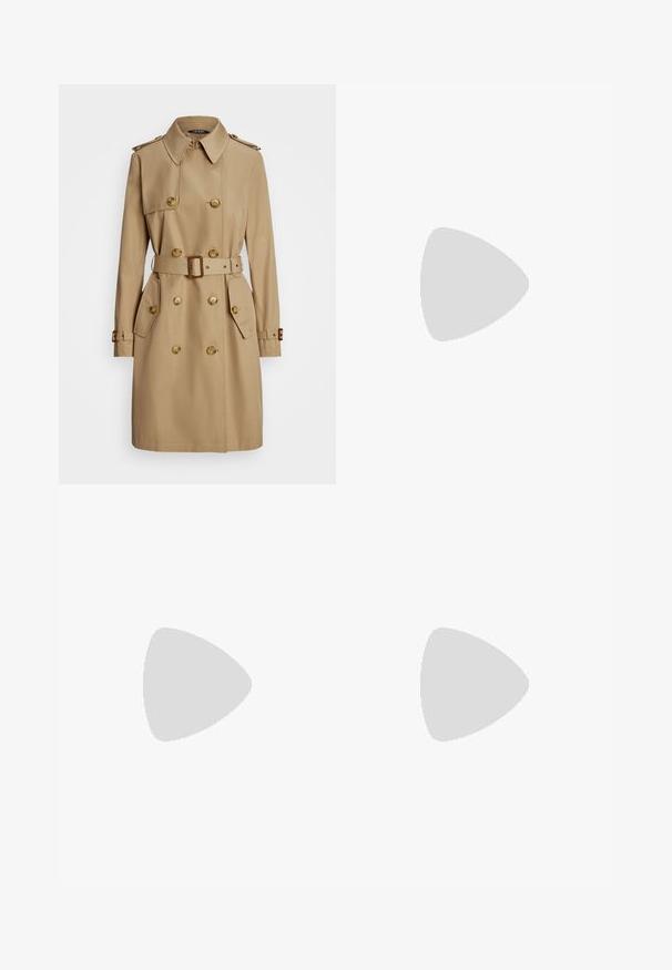 Beige takki, jossa on kaksirivinen muotoilu, kultaiset napit, olkaepauletit, vyötärölle sidottava vyö ja sivutaskut. Silkkinen kangas.; Valkoinen lyhythihainen t-paita, joka on valmistettu ribbytedusta kankaasta. Pyöreä pääntiie, normaali istuvuus ja hienovaraiset ompeluyksityiskohdat. Ei kuvioita tai grafiikkaa.; Mustat pinstripe-shortsit, joissa on räätälöity istuvuus, litteä etuosa, laskokset ja sileä rakenne. Mukana vyölenkit.; Musta nahkainen ballerina, jossa on pyöristetty kärki, sileä pinta, minimaalinen ommelkoristelu ja joustava pohjamuotoilu.