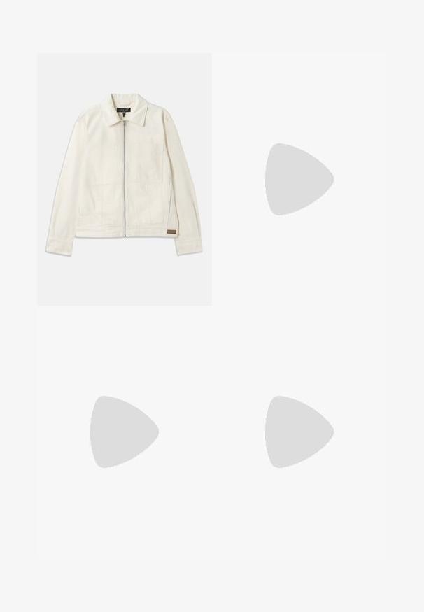 rag & bone SIMON GARAGE JACKET - Veste en jean - ecru; T-shirt gris à manches courtes fabriqué en tissu doux et texturé. Présente un col rond classique et un ourlet droit, idéal pour une tenue décontractée.; Jean en denim bleu clair avec une coupe droite, comprenant une fermeture à bouton, cinq poches et des coutures contrastantes.; Stuart Weitzman CLUB CLASSIC PENNY LOAFER - Mocassins de ville - black