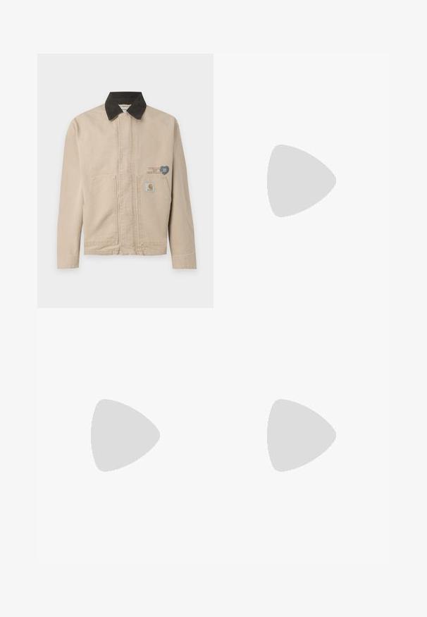 Giacca in canvas beige con colletto in velluto a coste nero, con una toppa sul lato sinistro del petto e due tasche frontali. Design semplice e strutturato.; T-shirt a maniche corte con motivo camouflage nei toni del verde, marrone e beige; presenta rami e foglie, realizzato in tessuto morbido e leggero.; Shorts in denim di blu chiaro con un effetto sbiadito. Presentano una vita con bottoni, passanti per cintura e due tasche frontali.; Timberland AUTHENTIC 3 EYE - Stringate - burgundy