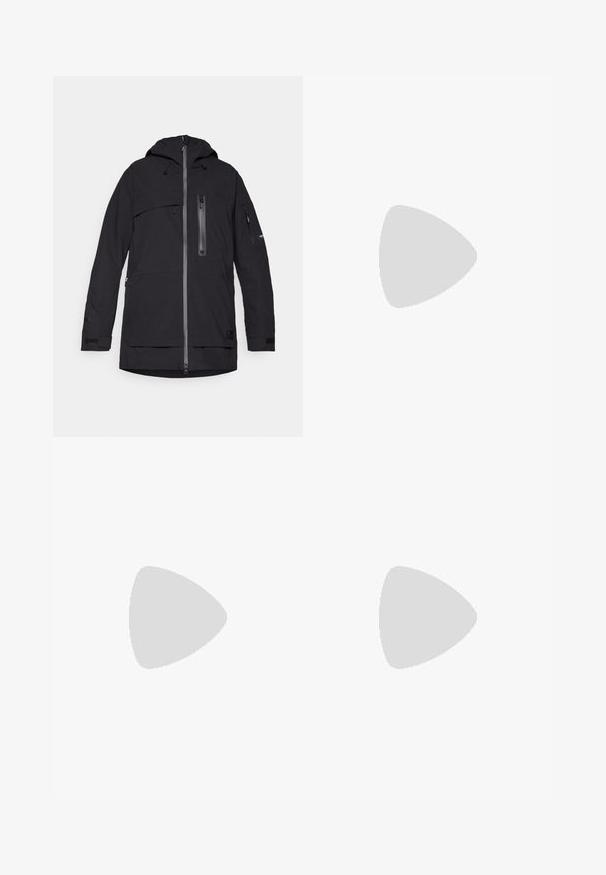 Sorte vanntett jakke med hette, flere glidelås lommer, justerbare snorer og borrelås mansjetter. Glatt tekstur og moderne design.; The North Face SHADOW LONG SLEEVE - Topper langermet - white dune; Svarte joggebukser med slim fit, elastisk midjebånd og en sidelomme med glidelås. Glatt, elastisk stoff med minimalt med sømmer.; Svart terrengløpesko med mesh-overdel og gummisåle. Har teksturerte overlegg, forsterket tåhette og merkevarelogo på hælen.