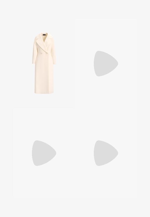 Cremefarvet, dobbeltradet frakke med bred krave og lange ærmer. Lavet af et glat stof med to store knapper som hardware-detaljer.; Beige fuzzy sweater med rund hals, dropped shoulders og en blød tekstur. Har en afslappet pasform og ribbede manchetter ved ærmerne.; Beige vide bukser med flad front, to sidelommer, knaplukning og plisserede detaljer for ekstra tekstur og design.; Hvide læder højhælede sko med spidse tæer og chunky blokhæle. Tekstureret overflade med en glat inderside.