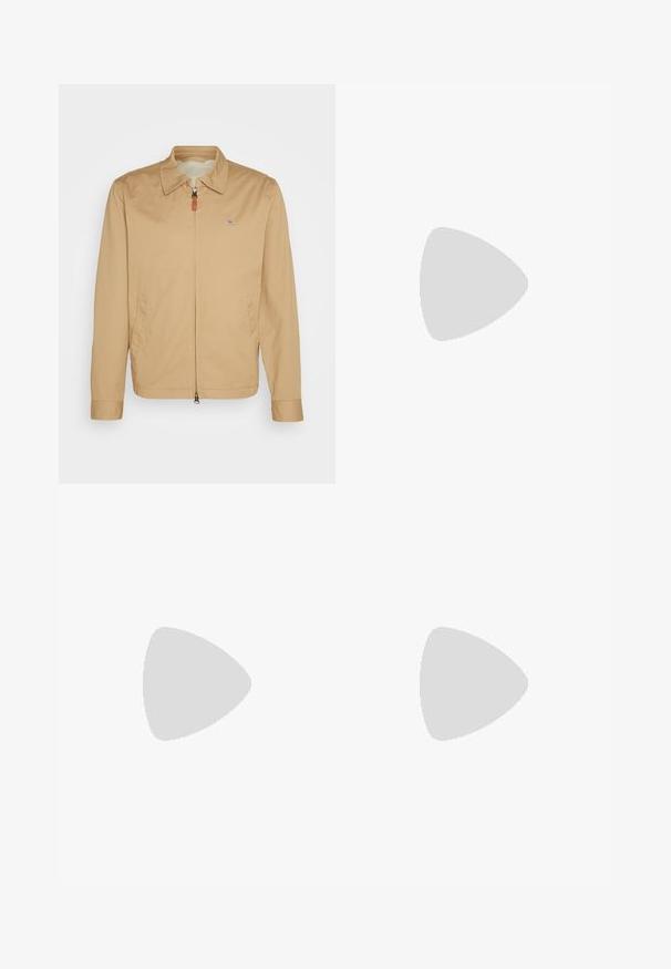 GANT WINDCHEATER - Sommerjakke - dark khaki; Hvit T-skjorte laget av bomull, med svart rund hals og tre svarte striper på hver skulder. Liten svart logo på brystet.; Blå treningsbukser med et heltrykt mønster og oransje striper på sidene, med en komfortabel elastisk midje og løs passform.; adidas Originals GAZELLE - Innendørsfotballsko - real madrid/bluebird/footwear white/crew yellow