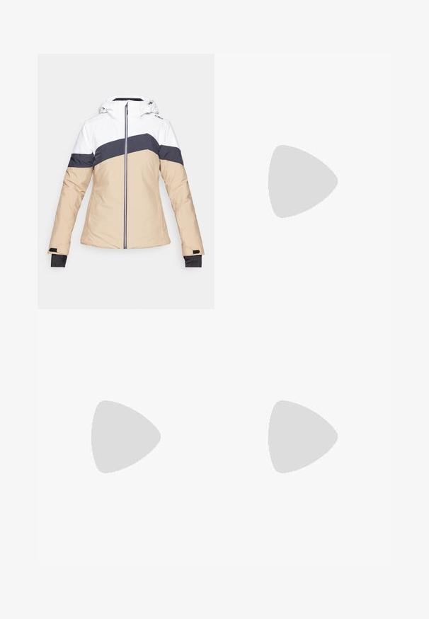 CMP WOMAN JACKET ZIP HOOD - Slidinėjimo striukė - sesamo; The North Face SHADOW SHORT SLEEVE  - Sportiniai marškinėliai trumpomis rankovėmis - white dune; Juodi cargo šortai, pagaminti iš lengvos medžiagos, su elastinga juosmena, šoninėmis kišenėmis ir logotipu apatinėje dešinėje pusėje.; Šviesiai rudos žygio botai su juodais akcentais, su medžiaga iš zomšos, metaliniais aklučiais ir tvirta guma padais. Yra paminkštinta apykaklė ir tekstūruoti raišteliai.