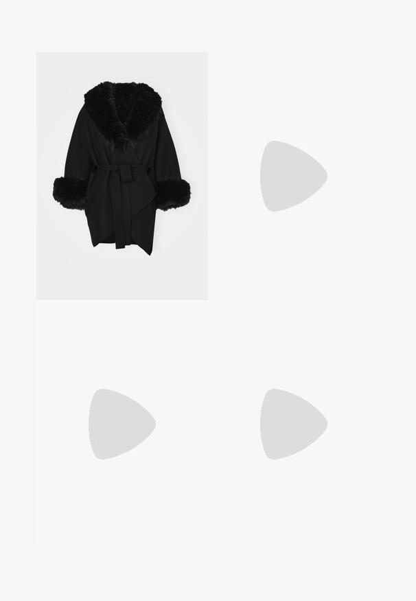 Alice + Olivia Poncho - black; Cămașă albă cu mânecă lungă, cu nasturi, confecționată dintr-un amestec de bumbac fin. Include o guler clasic, închidere frontală cu nasturi și manșete rotunjite.; Pantaloni negri cu picioare largi, dintr-un material neted, cu talie înaltă, pliuri frontale, închidere cu nasture și siluetă dreaptă.; Rochie maxi cu imprimeu de animale în nuanțe de albastru și violet, cu bretele subțiri, corset strâns, tiv evazat și detalii de voal transparent.