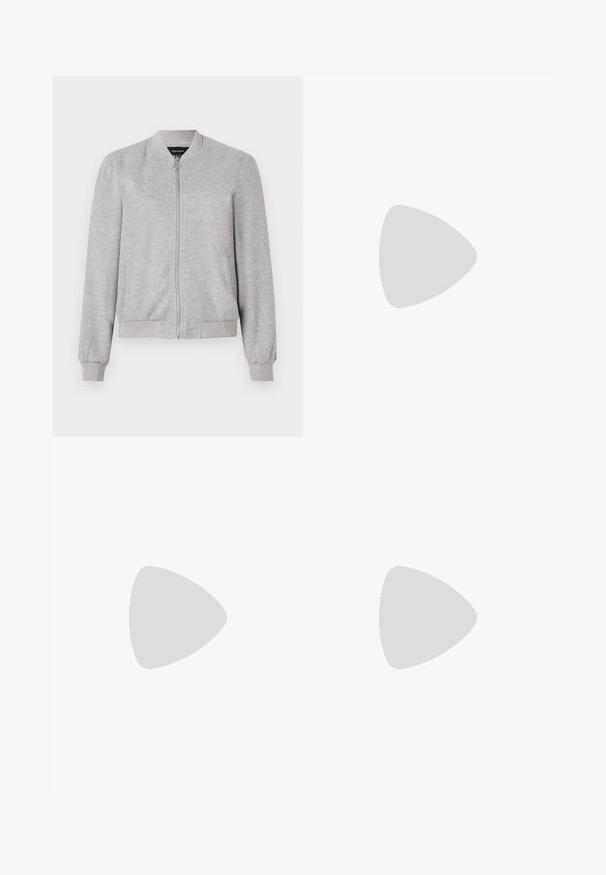 Gaiši pelēks bomber jaka ar pilnu rāvējslēdzēju un ribota apakšmalu, ar vienkāršu dizainu. Nav rakstu vai rotājumu.; Balta bezpiedurkņu topiņš no ribotā auduma, ar noapaļotu kakla izgriezumu un pieguļošu siluetu, ar minimālām šuvēm un bez rotājumiem.; Gai zili džinsi ar taisnu kāju piegriezumu, augstu jostasvietu un priekšējo pogu aizdari. Iespējotas piecas kabatas un minimālas šuvju detaļas.; Melna zamšāda un ādas sporta apavi ar krēmkrāsas sānu svītru un gaiši krēmkrāsas papēdi. Ar beigu krāsas auklām un gumijas zole.