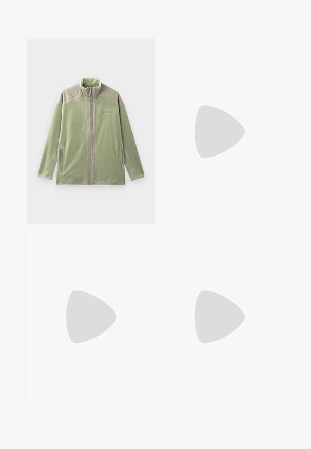 Hele roheline täispika tõmbluku ja villase jope, millel on beežid õlavarrepaneelid, tõmbluku ees taskud ja "TERREX" logo rinnal.; Must musta t-särk, mis on valmistatud kergetest kangast, millel on kergehall "TERREX" logo rinnaeest ja ümar kaelus.; Khaki välisin püksid, millel on reguleeritav must vöö, lukuga taskud, kitsenevad sääreotsad ja eemaldatavad alumised sääred mitmekesiste stiilide jaoks.; Hallid hallid ronimissaapad, millel on tekstureeritud pealispind, must kummist varbakaitse, kolm tumedat triipu ja väike punane aktsent tallal.