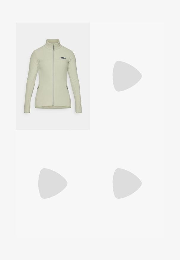 Vaaleanvihreä fleece-takki, jossa on korkea kaulus, täysi etuvetoketju ja sivuvetoketjutaskut. Takissa on logo-patch rinnan kohdalla ja sileä pinta.; Vaaleanharmaa lyhythihainen t-paita, joka on valmistettu pehmeästä kankaasta. Ominaisuuksiin kuuluu pyöreä kaula-aukko ja pieni tummansininen logo vasemmassa rintapielessä. Rentoa istuvuutta.; Tummansiniset housut, jotka on valmistettu sileästä kankaasta. Niissä on edessä nappikiinnitys, slim fit -malleista, ja polvissa on taitteet.; Musta vaelluskenkä, jossa on puolivartinen muotoilu, jolle on ominaista teksturoitu päällinen, harmaat yksityiskohdat ja kestävä kumipohja, jossa on pitoita lisääviä lukuja.