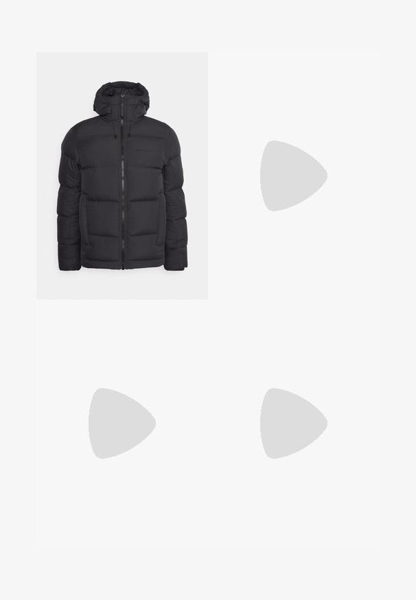 Peak Performance RIVEL JACKET - Doudoune - black; T-shirt noir à manches courtes fabriqué en tissu léger. Dispose d'un logo blanc sur le côté gauche du torse, d'un col rond et d'une texture lisse.; Pantalon de sport noir en tissu léger, avec une taille à cordon, des poches latérales et des chevilles resserrées.; Chaussure de trail running noire avec une tige texturée, semelle en caoutchouc et bout renforcé. Présente un col rembourré et une tirette pour un enfilage facile.