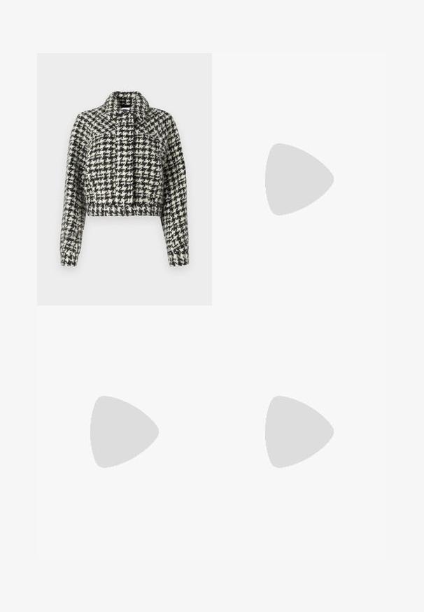Izgriezta jaka ar melnbaltu houndstooth rakstu, izgatavota no teksturētas auduma. Iespējas: apkakle un garas piedurknes, ar priekšējo rāvējslēdzēju.; Melnas garām piedurknēm turtleneck blūze, izgatavota no gludas auduma, ar krokotu apkakli un pieguļošu siluetu, kas ir ar vienkāršām malām.; Melnas pielāgotas bikses ar taisnu kāju dizainu, ar jostas cilpām un sānu kabatām. Izgatavotas no gludas auduma ar tīru apdari.; Melna ādas baleta kurpe ar noapaļotu purngalu, gludu tekstūru, minimālu šuvju detalizāciju un elastīgu zoles dizainu.