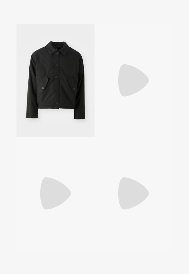 Black cropped jacket made of smooth fabric. Features a button-up front, pointed collar, and two angled pockets on the sides.; Black short-sleeve T-shirt made of ribbed fabric, featuring a crew neckline and a simple, boxy silhouette.; Black denim pants featuring a straight-leg cut, five-pocket design, and a front button closure. Smooth texture with minimal stitching details.; Pier One UNISEX - Trainers - black