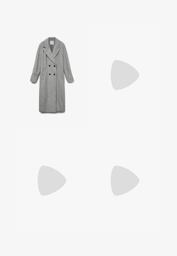 Cappotto lungo in misto lana grigio con chiusura doppiopetto, ampi rever, due tasche frontali e una vestibilità leggermente oversize.; Top bianco aderente realizzato in tessuto a coste, con maniche a farfalla e dettagli arricciati sui lati per texture e forma.; Pantaloni bianchi a gamba larga realizzati in tessuto leggero, dotati di una vita elastica e di un cordino per una vestibilità regolabile. Texture liscia.; Sneaker in pelle nera con strisce bianche, punta in gomma, lacci neri e suola di colore crema. Texture liscia con finitura brillante.; Borsa a tracolla in pelle grigia chiara con forma curvata, hardware dorato, chiusura frontale e dettagli cuciti. Inclusa una tracolla regolabile.