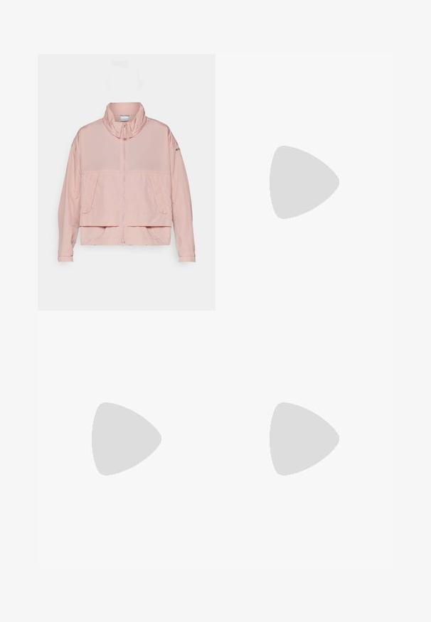 Columbia PARACUTIE™ - Windbreakers - eraser pink; Kortærmet hvid sportsshirt med rund hals, prydet med et logo på brystet og en glat, let stofstruktur.; Sorte atletiske leggings med høj talje, glat tekstur, logo-detalje og sidelæns paneler for ekstra visuel interesse.; Herrehikingstøvler med en overdel i beige ruskind, sort gummisål, røde detaljer og snørebånd for en sikker pasform.