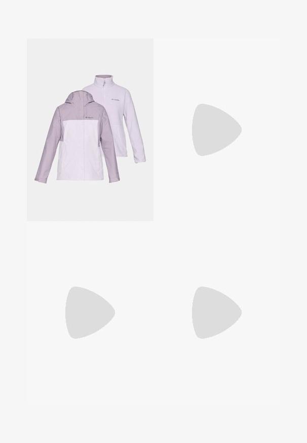Due giacche esterne di Columbia: una giacca impermeabile di un leggero colore viola con cappuccio e una giacca in fleece bianca con zip e colletto alto.; T-shirt grigio a maniche corte realizzato in morbido tessuto traspirante. Presenta un collo tondo e un piccolo logo bianco nella parte superiore sinistra.; Shorts da corsa neri con tessuto testurizzato, vita elastica e tasche laterali; presenta un piccolo logo sulla parte anteriore.; Stivale da trekking nero con design a metà altezza, dotato di una tomaia texturizzata, accenti grigi e suola in gomma resistente con tasselli per la trazione.