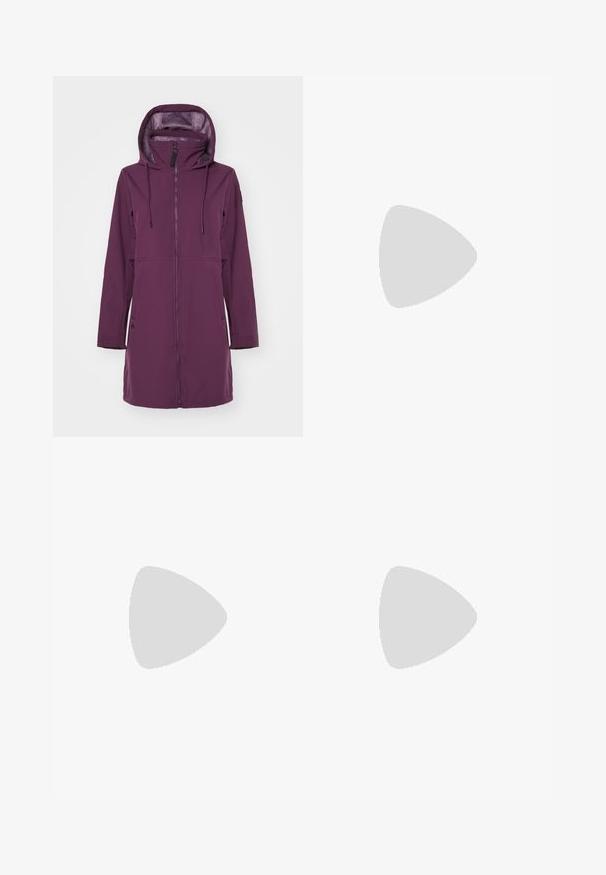 Paarse softshell jas met een hoge kraag en capuchon. Voorzien van een ritssluiting aan de voorkant, twee zijzakken en verstelbare trekkoorden in de capuchon.; Zwarte T-shirt met korte mouwen, gemaakt van synthetische stof. Heeft een ronde hals, vlakke naden en een reflecterende accent. Logo gedrukt op de borst.; Zwarte outdoor pants met een rechte snit, voorzien van een knoopsluiting, ritszakken aan de zijkant en een logo-label op de linker bovenbeen.; Zwarte sportieve schoen met een bovenwerk van mesh, een witte gevoerde zool en een robuuste zwarte buitenzool. Voorzien van een trekhaak en een minimalistisch vetersysteem.