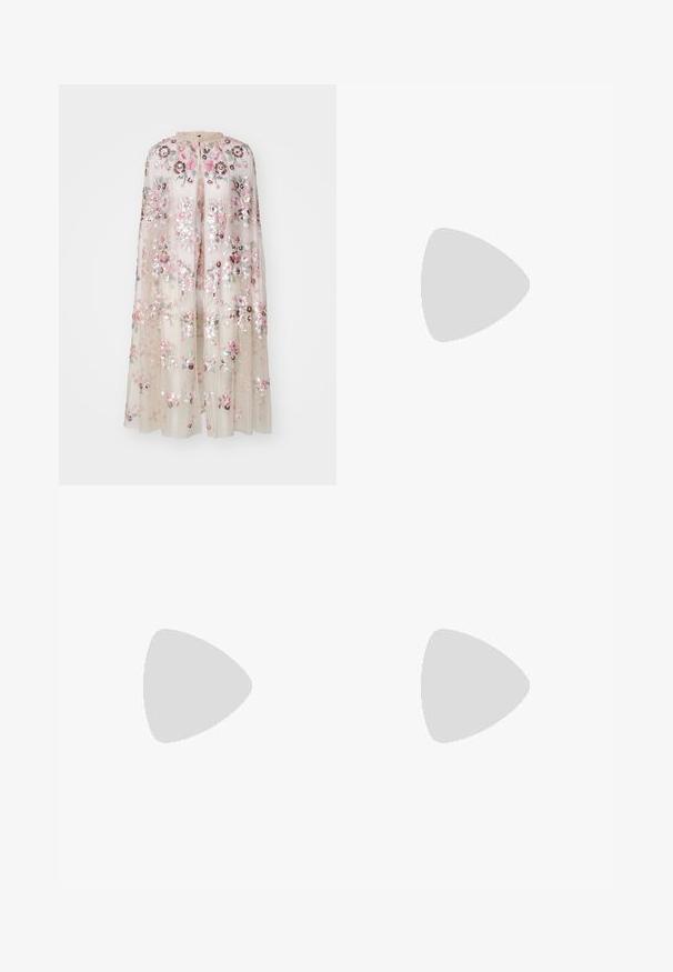 Needle & Thread SEQUIN PARADISE MIDAXI OPEN  - Cape - sand; T-shirt en coton blanc avec des manches courtes, un col rond, une coupe décontractée et un ourlet cousu. Étiquette visible à l'intérieur du col.; Jean large blanc taille haute en denim. Se ferme par un bouton, dispose de deux poches avant et de coutures détaillées sur les côtés.; Sandales à talons en cuir verni nude avec un orteil carré, une sangle à la cheville et un talon bloc chunky. Texture lisse et détails de design minimalistes.