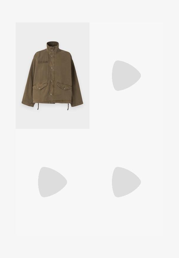 Καφέ, κομμένο μπουφάν με ψηλό γιακά, μπροστινούς κουμπιά και δύο τσέπες με καπάκι. Φτιαγμένο από ελαφρύ ύφασμα με διακριτή υφή.; Λευκό βαμβακερό t-shirt με κοντά μανίκια και στρογγυλή λαιμόκοψη. Διαθέτει ένα μαύρο λογότυπο της Adidas στο στήθος και αντίθετο μαύρο εσωτερικό επίδομα.; Κρεμ παντελόνια σε άλμα με ευρεία γραμμή και μοτίβο ζικ-ζακ, διαθέτοντας ζώνη με μαύρο λογότυπο και πλευρικές μαύρες ρίγες. Ελαφρύ, υφασμάτινο ύφασμα.; Κρέμ αθλητικό παπούτσι με τρία μπεζ λωρίδες, υλικά από σουέτ και ύφασμα, υφασμένη σόλα και ανάγλυφο λογότυπο στη φτέρνα.