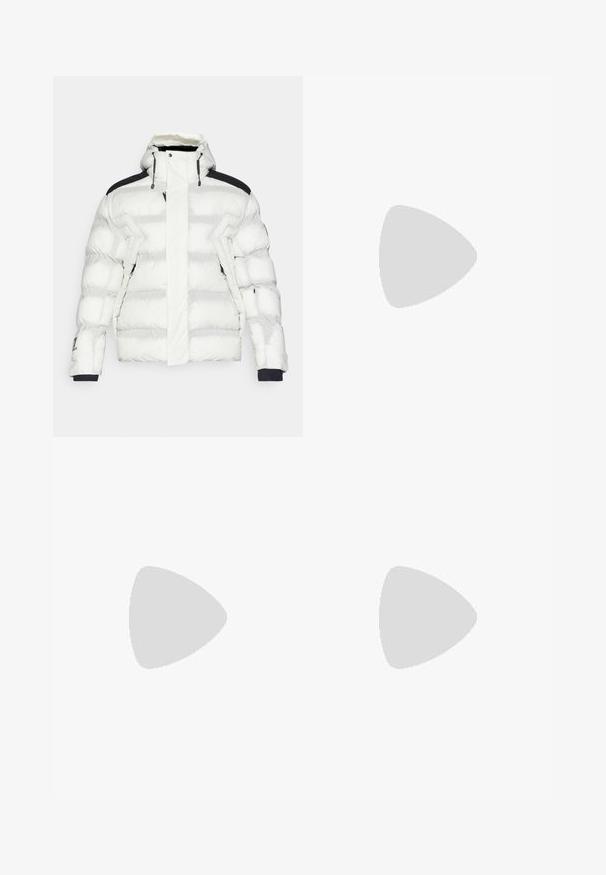 EA7 Emporio Armani CORTINA JACKET - Suusajakk - glowdark white; Tumedan meres lühikeste varrukatega särk, mis on valmistatud hingavast kangast, millel on tekstureeritud muster ja valge Under Armouri logo rindkere piirkonnas.; Mustad mustreid spordipüksid, millel on sile tekstuur, kitsas lõige, elastne vöökoht ja küljetaskud. Vasakule reiele on tikandatud väike logo.; Mustad muston spordijalanõu siniste aktsentidega, tekstureeritud pealmine osa ja hall tald. Kantud hallide ribakandiliste sokkidega, musta kettlebell'i kõrval.
