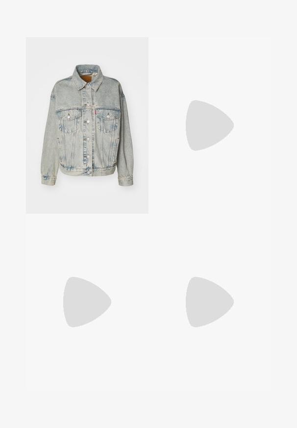 Levi's® 90S TRUCKER - Veste en jean - where's the tint trucker; Haut blanc ajusté en tissu côtelé avec des manches courtes et des détails froncés sur les côtés pour ajouter de la texture et de la forme.; Pantalons larges blancs en tissu léger. Dotés d'une taille élastique avec cordon de serrage et de poches latérales. Texture lisse.; Sandale blanche à talons hauts avec un talon épais, présentant un design à lanières et un lien autour de la cheville. Texture lisse avec une plateforme à l'avant pour une hauteur supplémentaire.
