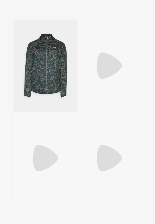 Patagonia HOUDINI  - Széldzseki - nouveau green; Szürke, rövid ujjú póló, puha, textúrált anyagból, bal mellkason egy kicsi kék Patagonia logóval. Nincsenek egyéb minták.; Sötétszürke nadrág tartós anyagból, zipzáros zsebbel, egyenes szabású és övhurkokkal az állítható illeszkedéshez.; Barna vízálló sportcipők texturált felsőrésszel, perforált díszítésekkel, fekete saroktámasszal és szürke gumi talppal. A cipőfűzők fém végződésekkel vannak ellátva.