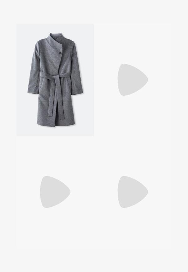 Lang grijs wollen jasje met hoge kraag, enkele zwarte knoopsluiting bij de hals, twee zijzakken en een bijpassende riem die om de taille is geknoopt.; Witte mouwloze top met een diepe V-hals, gemaakt van een zachte, gladde stof. Rechte zoom en minimale details overal.; Lichtblauwe denim jeans met een rechte pijp, vijf zakken en een middelhoge taille. Heeft een vervaagde textuur en een gestikte zoom.; Beige sportieve schoen met zwarte strepen, gumrubberen zool en zwarte accenten. Beschikt over een gladleren bovenkant en een ronde neusdesign.