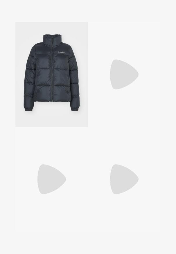Jachetă puffer neagră cu guler înalt, închidere cu fermoar pe față și manșete elastice. Prezintă secțiuni verticale matlasate și un logo pe piept.; Tricou gri cu mânecă scurtă, confecționat dintr-un material neted. Prezintă un guler rotund și un mic logo imprimat pe piept.; Pantaloni bleumarin dintr-un material neted, cu închidere frontală cu buton, croială slim-fit și detalii pliate la genunchi.; Pantofii de alergare Salomon, de culoare gri și bleumarin, dispun de un superior din plasă respirabilă, capac din cauciuc pentru degete și o talpă texturată cu accente lila.
