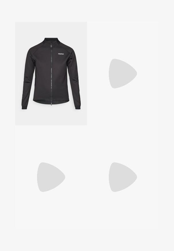 Veste de cyclisme noire avec fermeture éclair à l'avant, manches longues et col haut. Présente le logo GripGrab sur la poitrine gauche et des accents en mesh au niveau de l'ourlet.; Chemise blanche à manches longues en tissu texturé, avec un col rond et des manches raglan, ornée d'une petite étiquette de logo noire au bas.; GripGrab THERMAL - Collants à bretelles - black; Bottine en cuir verni noir avec des coutures blanches, bout arrondi et talon carré. Présente des lignes de design courbées et une texture lisse.; Lunettes de sport avec une monture noire, des accents blancs et des verres miroitants dégradés bleus. Branches texturées avec un motif blanc et noir.