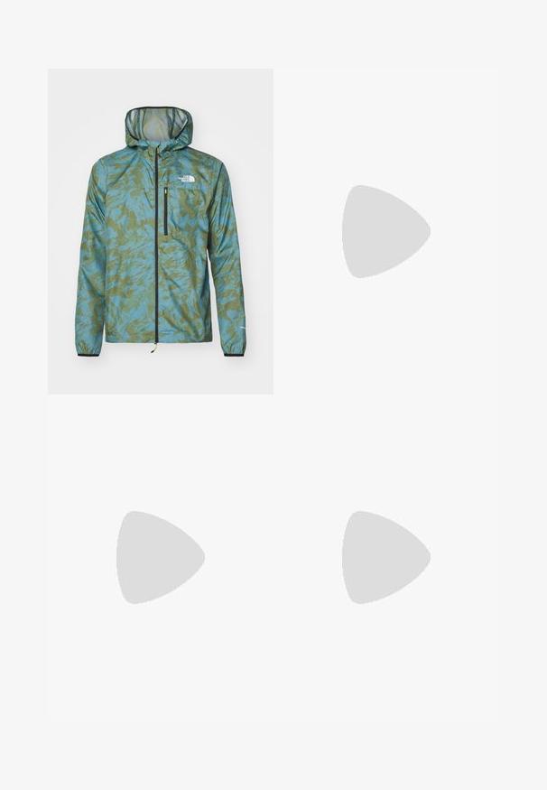 The North Face HIGHER RUN JACKET - Vjetrovka - algae blue; Crna majica kratkih rukava od pamuka, s okruglim izrezom i malim bijelim logotipom na gornjem lijevom dijelu prsnog koša.; Crne sportske hlače od lagane tkanine, s pojasom na vezanje, bočnim džepovima i suženim manžetama na gležnjevima.; Crne trail trkačke cipele s teksturiranim gornjim dijelom, gumeni potplat i ojačana zaštita za prste. Imaju podstavljen ovratnik i trakicu za lakše obuvanje.