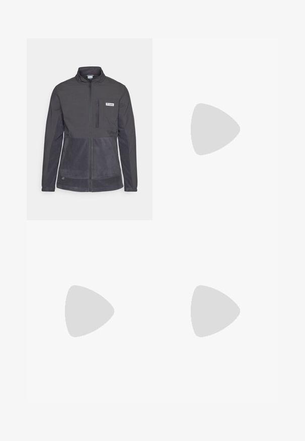 Columbia UNCHARTED™ FULL ZIP - Jakna od flisa - shark; Bijela majica dugih rukava s okruglim izrezom, teksturirana tkanina, crni logo na lijevom ramenu i suptilno brendiranje pri dnu.; Crne vodootporne hlače s glatkom teksturom, s GORE-TEX logotipom sprijeda i ojačanim donjim dijelovima nogavica za izdržljivost.; Smeđe vodootporne tenisice s teksturiranom gornjom i perforiranim detaljima, crnom potporom za petu i sivim gumiranim potplatom. Čipke su stilizirane s metalnim krajevima.