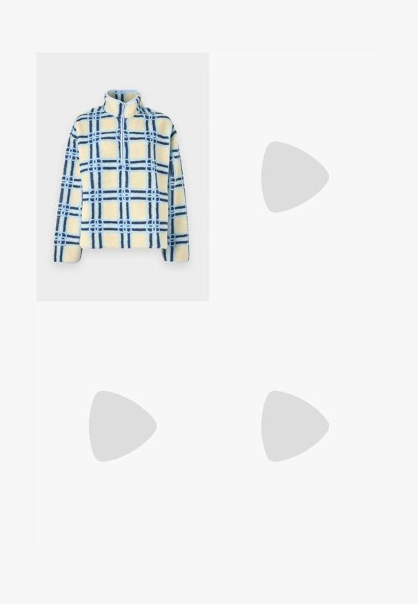 BDG Urban Outfitters CHECK FLUFFY  - Flísová bunda - ecru/blue; Biely priliehavý top vyrobený z priečkovanej tkaniny s krátkymi rukávmi a nariasenými detailmi po stranách pre textúru a tvar.; Biele široké nohavice z ľahkého materiálu s elastickým pásom a šnúrkou na nastavenie veľkosti. Hladká textúra.; Stradivarius Tenisky - white