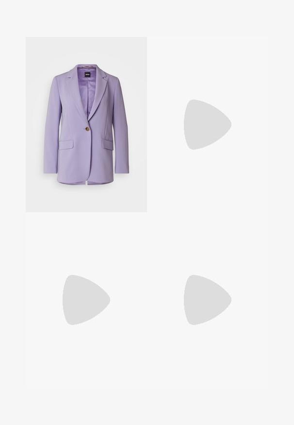 BOSS JOCALUAH - Puspaltis - medium purple; Šviesiai rudas lengvas megztinis su V formos iškirpte, ilgomis rankovėmis, rojumi apatinėse kraštuose ir šoninėmis skeltukais. Apatinėje kairėje pusėje yra subtilus logotipas.; Platus kojų kelnes šviesiai smėlio spalvos medvilnės. Aukšta juosmens linija, priekinės kišenės ir tiesus kirpimas. Švarus apvadas be raštų.; Calvin Klein Sportbačiai - bordeaux; Sidabriniai metaliniai auskarai-žiedai su tekstūruotu dizainu, turintys mažą užsegimą ir ženklinimą ant vieno žiedo. Apvalios formos su poliruotu paviršiumi.