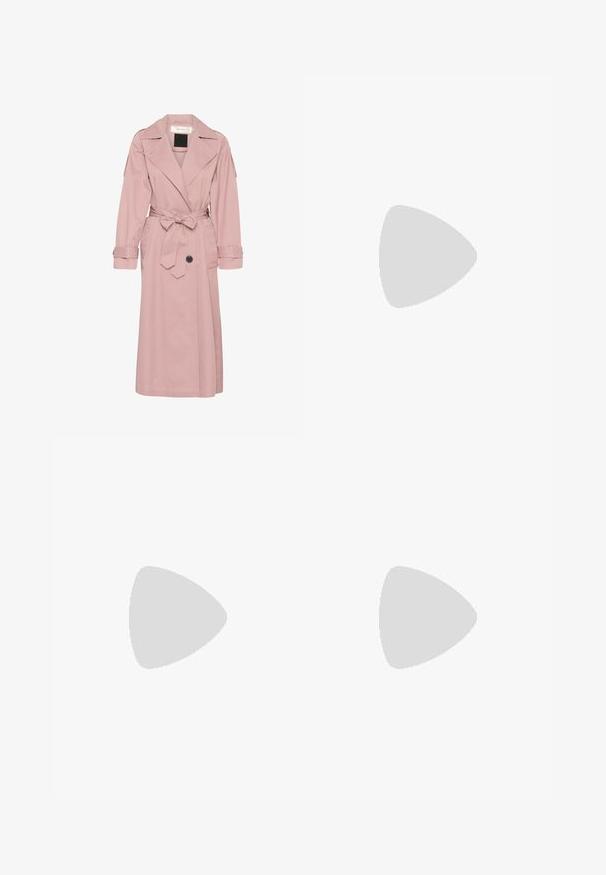 Różowy płaszcz trenchowy wykonany z lekkiego materiału, z paskiem w talii, dużym kołnierzem i zapięciem na guziki. Posiada mankiety z regulacją oraz boczne kieszenie.; Czarna koszulka z krótkim rękawem wykonana z bawełny. Posiada okrągły dekolt i luźny krój z gładką, jednolitą teksturą. Brak widocznych wzorów lub akcentów.; Czarne spodnie o prostym kroju, z przednimi kieszeniami i bocznymi rozcięciami na dole. Wykonane z miękkiego, gładkiego materiału. Odpowiednie na różne okazje.; Czarne skórzane buty za kolano z wydłużonym noskiem, srebrnymi akcentami w postaci klamr oraz masywnym obcasem. Posiadają pętelkę umożliwiającą łatwe zakładanie.