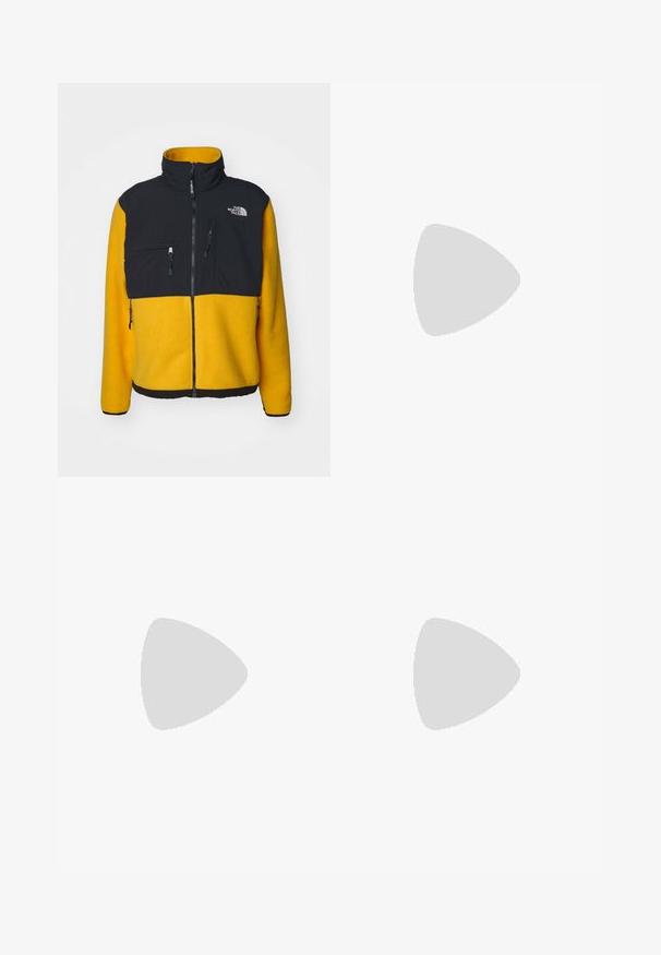 The North Face M RETRO DENALI JACKET - Fleecejacka - summit gold/black; Vit långärmad T-shirt i bomull. Rundhalsdesign med ribbad mudd och en liten logotyp på vänster ärm. Slät textur.; Svarta, bomullsförsedda byxor med klockad design, traditionell midja, en knapp fram och fickor på sidorna och baksidan. Slät textur.; Svart läder snörsko med rundad tå, texturerad gummisula och gul söm runt basen. Platt design och slät yta.