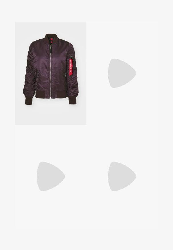 Lilla pommik jackets brillantse siidise viimistlusega, soonilised mansetid ja krae, esine lukuga ning punane kangas silt küljetaskus.; Lühendatud, kreemjas värvi t-särk, mis on valmistatud puuvillast. Omab roosa tikandiga logot, millel on kiri "Nike Sportwear". Lühikesed varrukad ja ümmargune kaelus.; Valged laiad spordipüksid, ribadega vöökoht ja diskreetne logosümbol. Sile kangas, lõdvestatud istuvus ja kitsenev ääreosa.; Valged tossud virsiku aktsentidega, siledast nahast ülemine osa, perforatsiooni mustri pool, tekstureeritud talla ja paeltega. Kantud valgete lühikeste sokkidega sinisel pinnal.