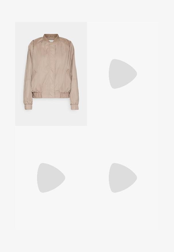 Veste bomber beige clair en tissu lisse et légèrement brillant, avec des poignets élastiques, un col simple et des poches latérales. Présente un ourlet froncé.; Deux hauts sans manches en noir et blanc, en coton côtelé, avec des encolures rondes et une coupe ajustée. Étiquettes visibles sur les deux.; Jupe en denim bleu clair avec une coupe droite, fente frontale, design à cinq poches et fermeture éclair avec bouton.; Chaussures en cuir patiné noir avec une semelle épaisse et chunky, dotées de lacets épais. Embout arrondi, détails minimaux et un petit tirant à l'arrière.; Lunettes de soleil en métal avec des verres ovales verts. Monture en métal argenté mince et embouts d'oreille noirs. Design minimaliste, sans logos visibles.