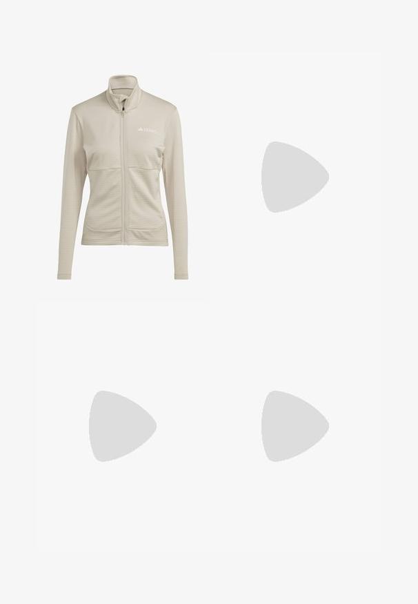 Adidas Terrex - Kurtka z polaru; Czarna koszulka z krótkim rękawem, wykonana z miękkiego materiału, z białym logo Adidas na przodzie i białymi akcentami na rękawach.; Czarne legginsy o wysokim stanie, wykonane z elastycznej tkaniny. Posiadają białe logo po lewej stronie oraz elegancki, bezszwowy design. Gładka tekstura.; Czarne buty sportowe z siateczkową cholewką, opływowym kształtem, płaską podeszwą i trzema ukośnymi paskami po bokach. Lekka konstrukcja dla wygody.