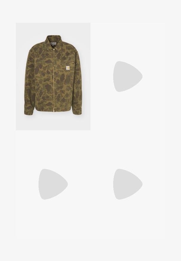 Carhartt WIP DUCK DETROIT JACKET - Poletna jakna - green/office green garment dyed; Črna majica iz gladkega materiala s krožnim izrezom, na ramenih pa ima tri zelene črte in majhen zelen logotip na prsih.; Črne atletske hlače z elastičnim pasom, ki imajo bele stranske črte in majhen logo. Material izgleda mehak in lahek.; Črne semiš tene z rumenimi akcenti, ki vsebujejo tri trakove in rjavo gumo podplat. Vključujejo oblazinjeno jezik za udobje.