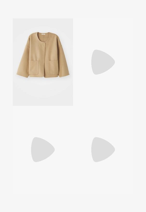 Beżowa kurtka z mieszanki wełny, z okrągłym dekoltem, opuszczonymi ramionami i dwoma przednimi kieszeniami. Prosty, luźny krój o gładkiej teksturze.; Czarny ribbed top na ramiączkach z okrągłym dekoltem i haftowanym logo w białym kolorze. Materiał ma gładką teksturę i dopasowany krój.; Czarna, sięgająca podłogi satynowa spódnica o gładkiej fakturze, dopasowana w talii i w kształcie litery A, bez widocznych zdobień lub wzorów.; Czarny skórzany kozak do kolan z teksturowanym wykończeniem, okrągłym noskiem, gładkim cholewką i niskim, klockowym obcasem. Minimalistyczny design, bez widocznych elementów metalowych.